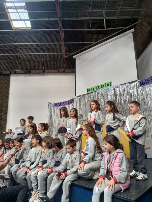 Maestros y maestras, ¡feliz día!