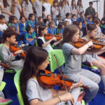 La orquesta visitó el jardín