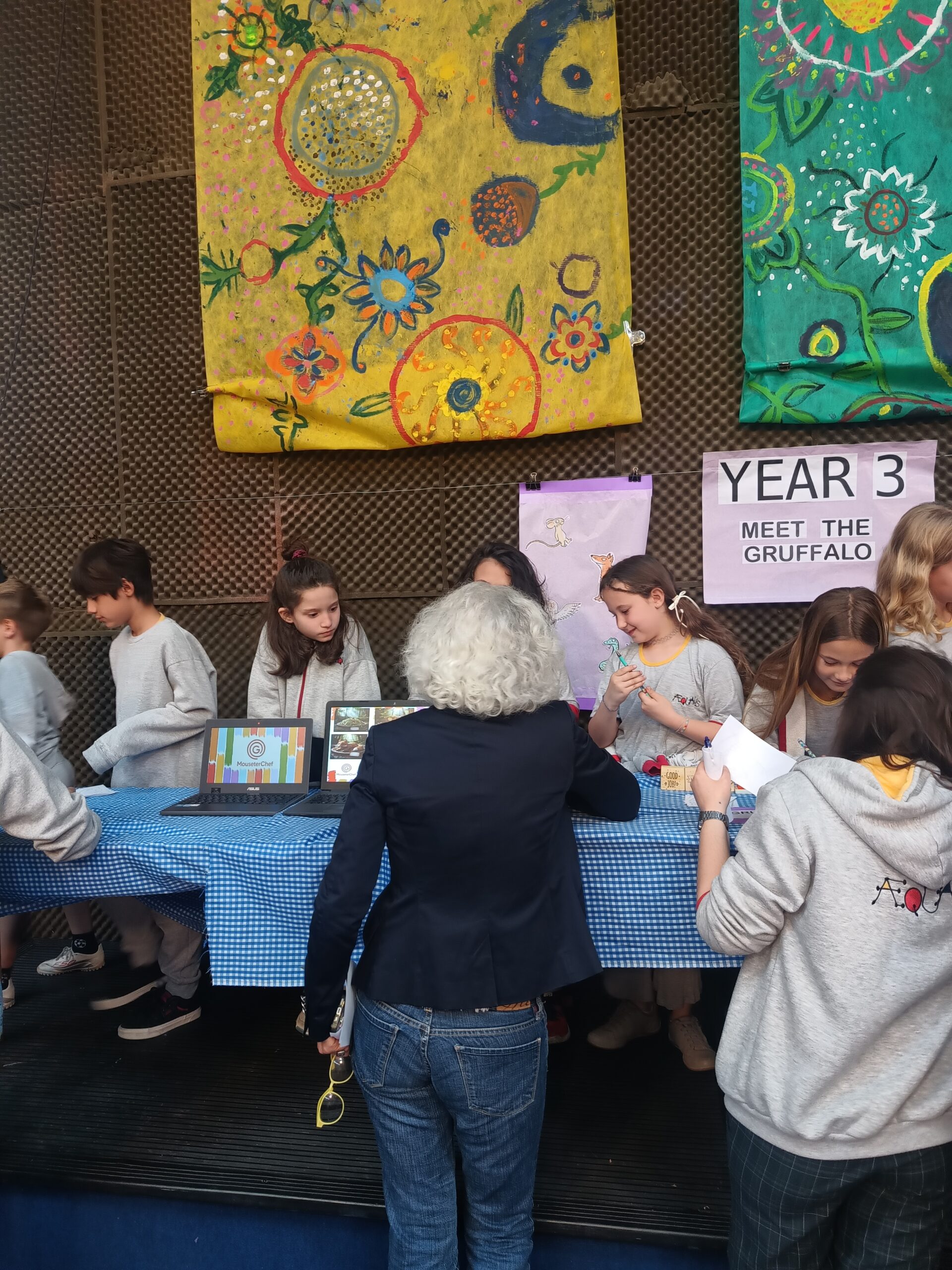 «English Fair» en la escuela: una feria literaria hecha por los chicos y chicas