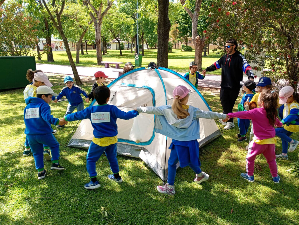 Campamento, atento