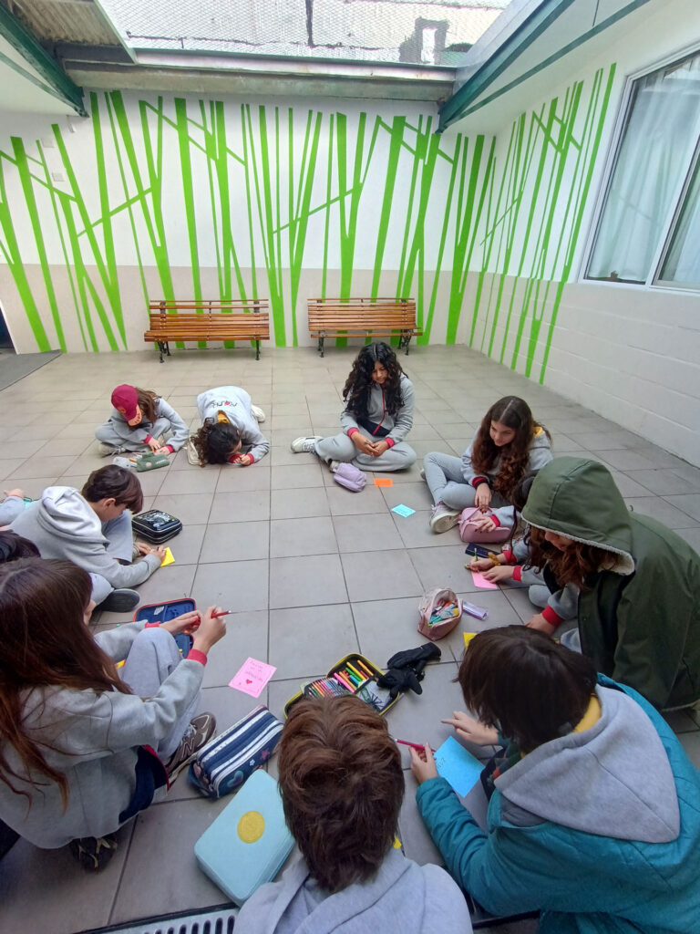 Proyecto solidario en el mes de las Infancias