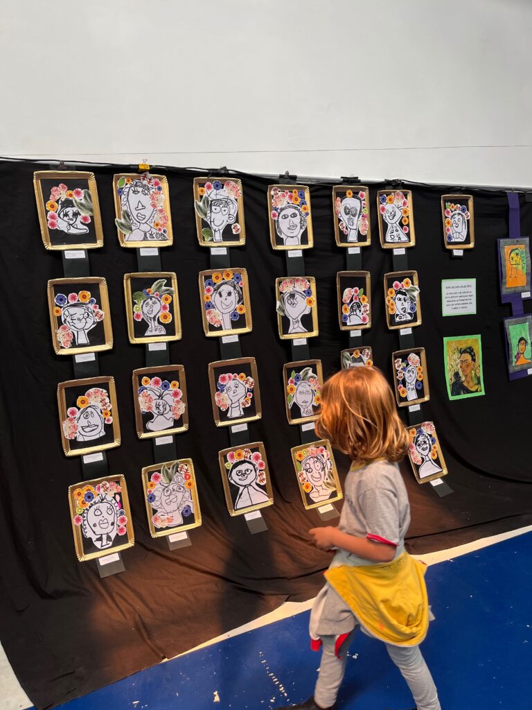 ¡De visita por la muestra de arte!